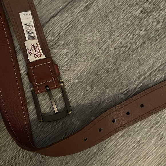 MENs Penquin leather belt brown Excellent condition NWT $35 - Picture 10 of 10